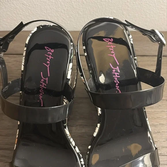 EUC [Betsey Johnson] Landry Daisy Floral Platform Wedge Sandals Women’s Sz 6.5 - Picture 11 of 14